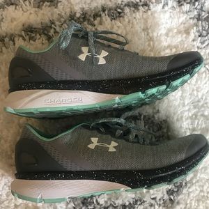 Under Armour women’s size 7 running shoes